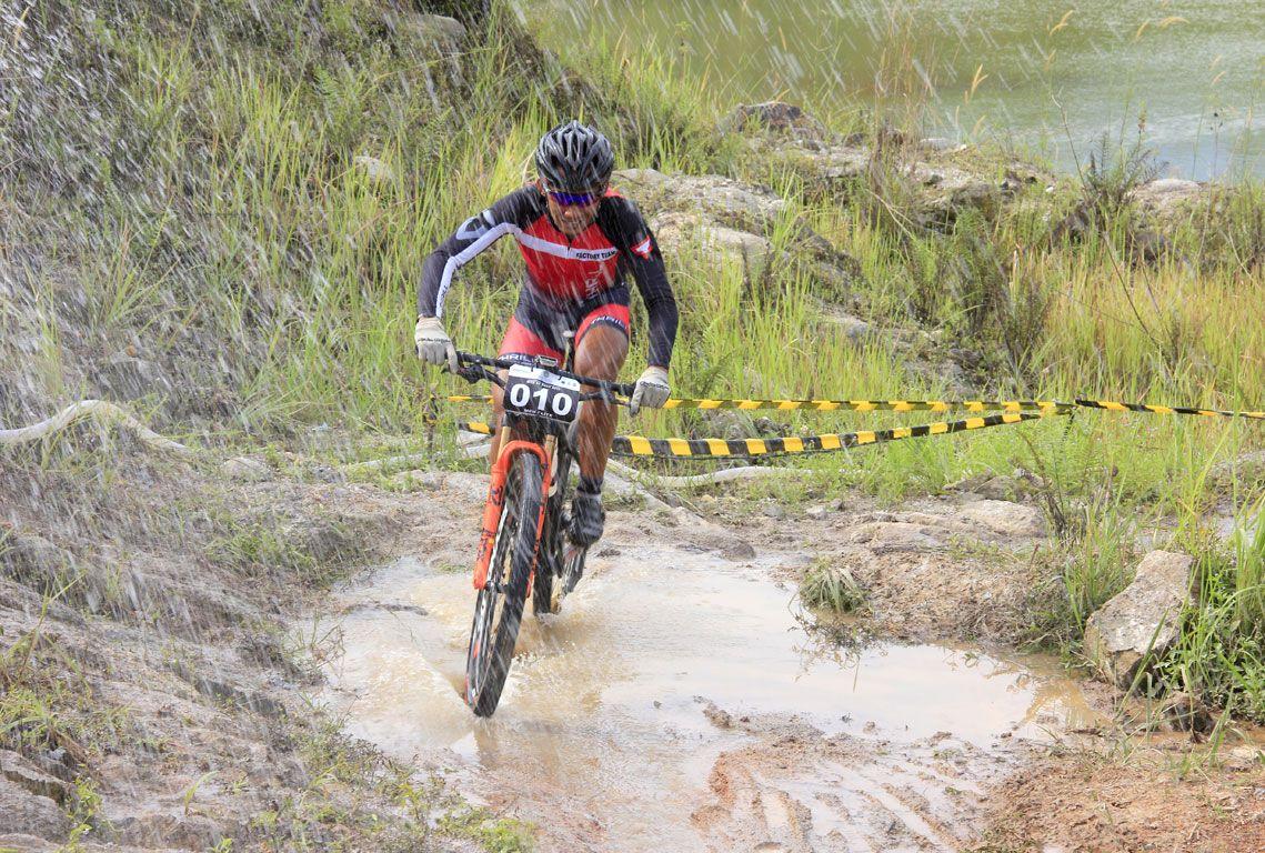 Sepeda Cross Country
